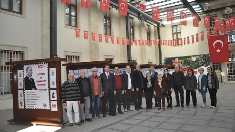 Flatelistler Derneği Tarsus’ta Atatürk ve Cumhuriyet Konulu Pul Sergisi açtı