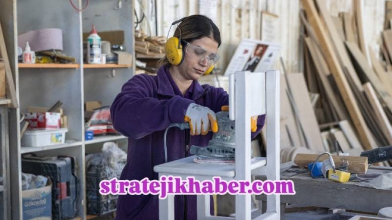 Tarsus Gençlik Kampında Her Atık Malzemeden Harikalar Yaratılıyor