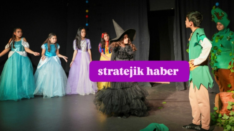 Kırmızı Bantlı Kız'ı Tarsuslu Çocuklar Sahneledi