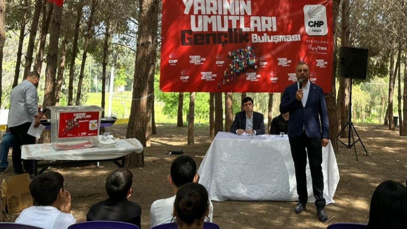 CHP Tarsus'ta Gençlik Buluşması Düzenledi 