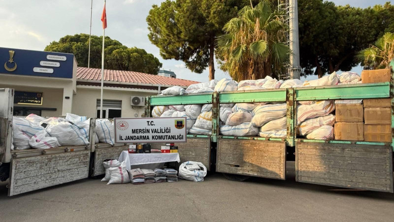 Mersin'de jandarmadan Gümrük Kaçağı Giysi Operasyonu